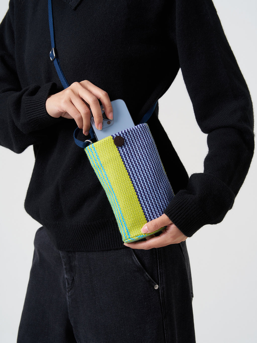 Dulong River Wool Phone Bag